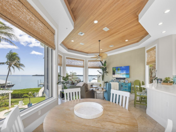 Bay to Gulf  Luxury Five Bedroom Vacation Home with Pool
